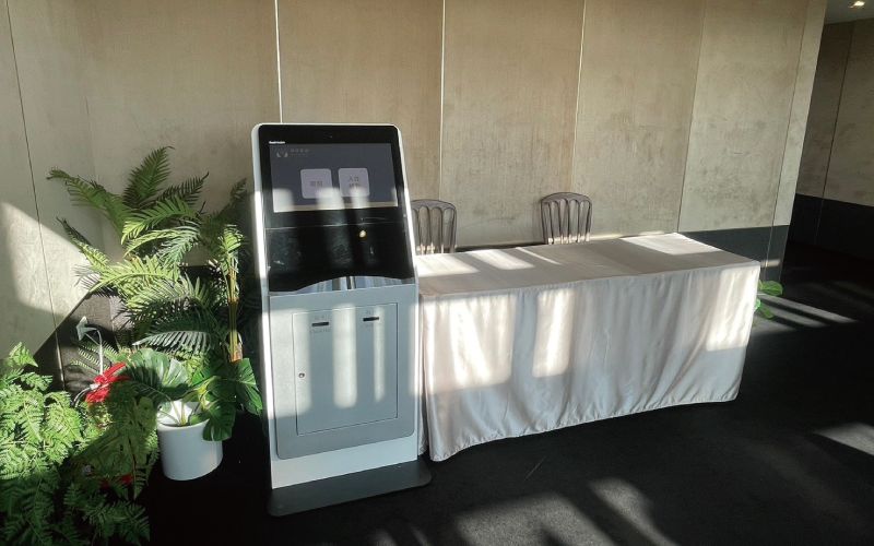 【本月活動】T系列 21.5吋 多功能自助報到機/全平面電容式觸控