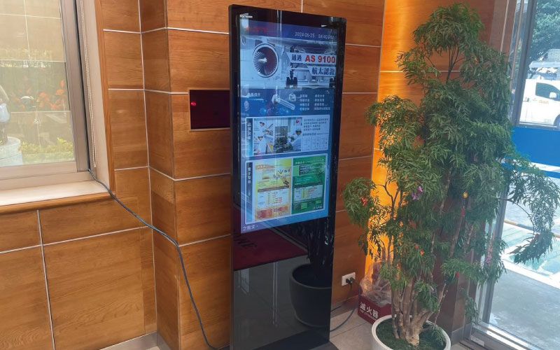 R系列 43吋移動式/工業/電子看板